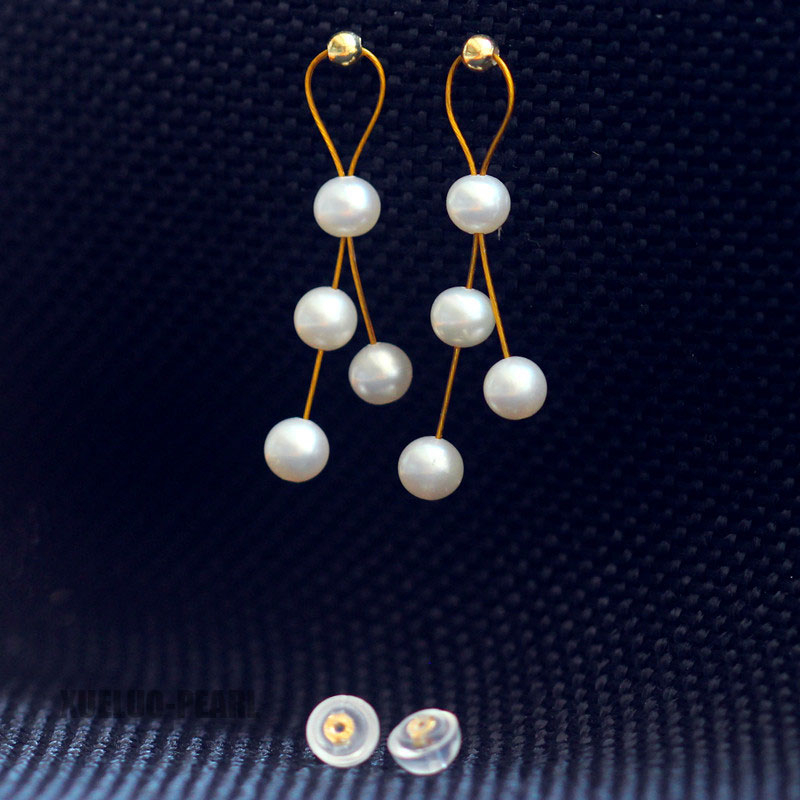 Fashion 5-6mm Round Natural Cultured Freshwater Pearl Earrings (XL140047)