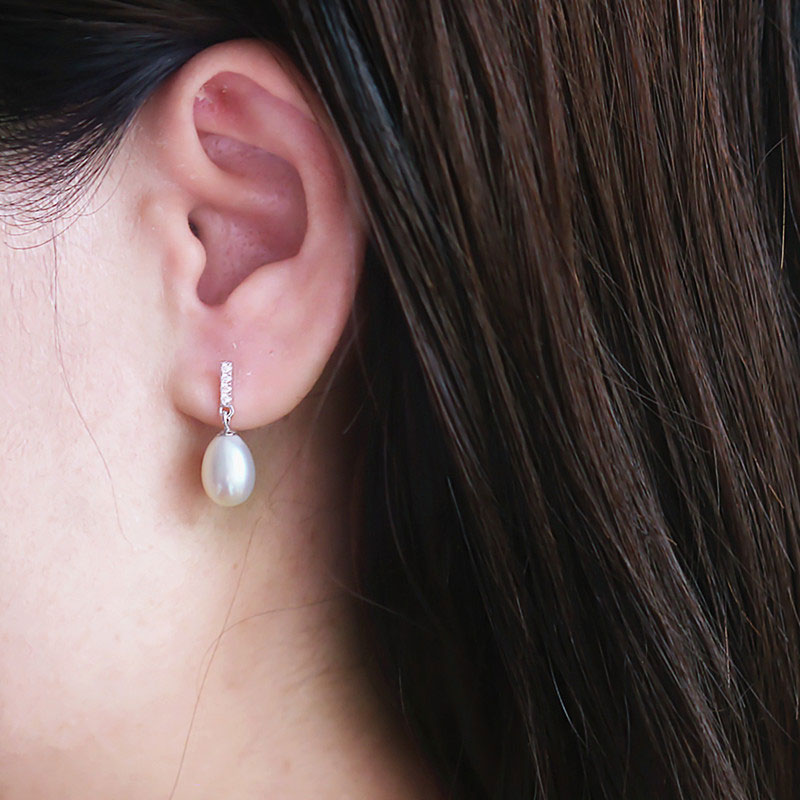 8-9mm AAA Quality White Oval Shape 925 Sterling Silver Freshwater Pearl Earrings (XL140109)