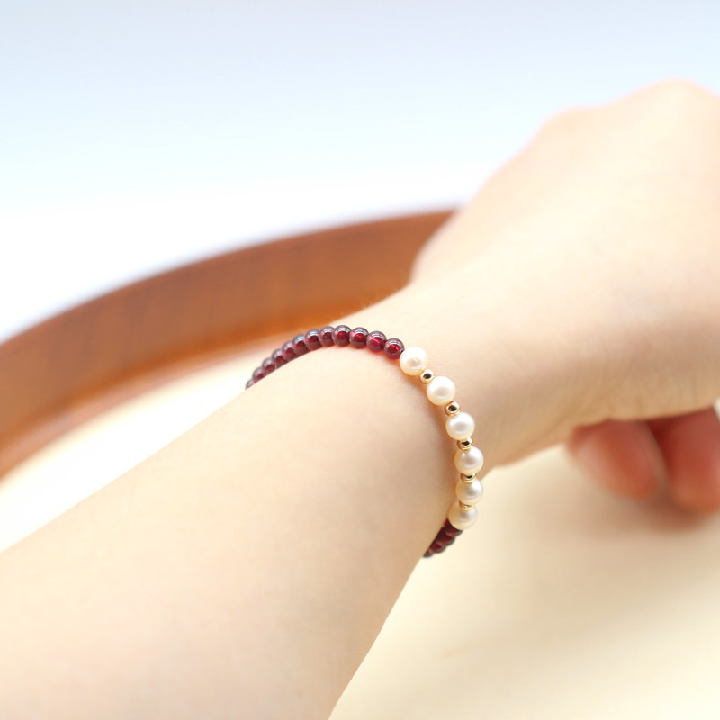 Cultured Freshwater Pearl with Natural Garnet Bracelet (XL150153)