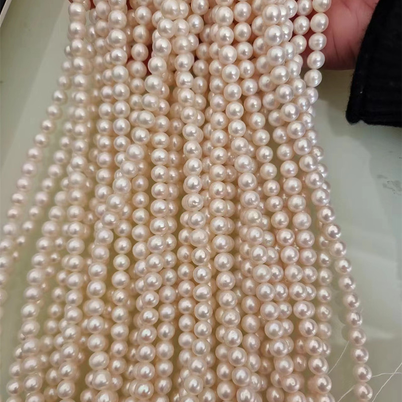  5-6mm Aaaa High Quality Round Cultured Freshwater Pearl Strings Wholesale (XL180111) 