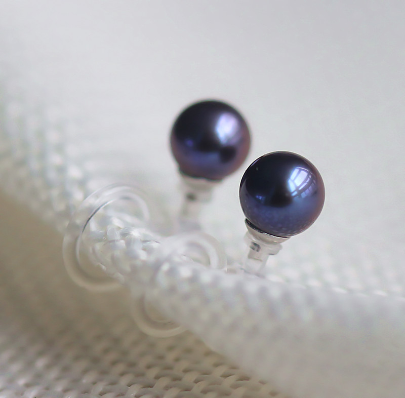 5-6mm Black Perfect Round Natural Cultured Freshwater Pearl Clip Earrings for no ear hole (XL140002)