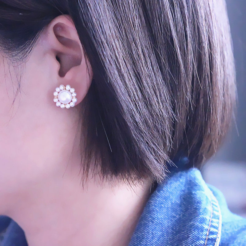Fashion Sun Flower Shape Natural Cultured Freshwater Pearl Stud Earrings (XL140018)
