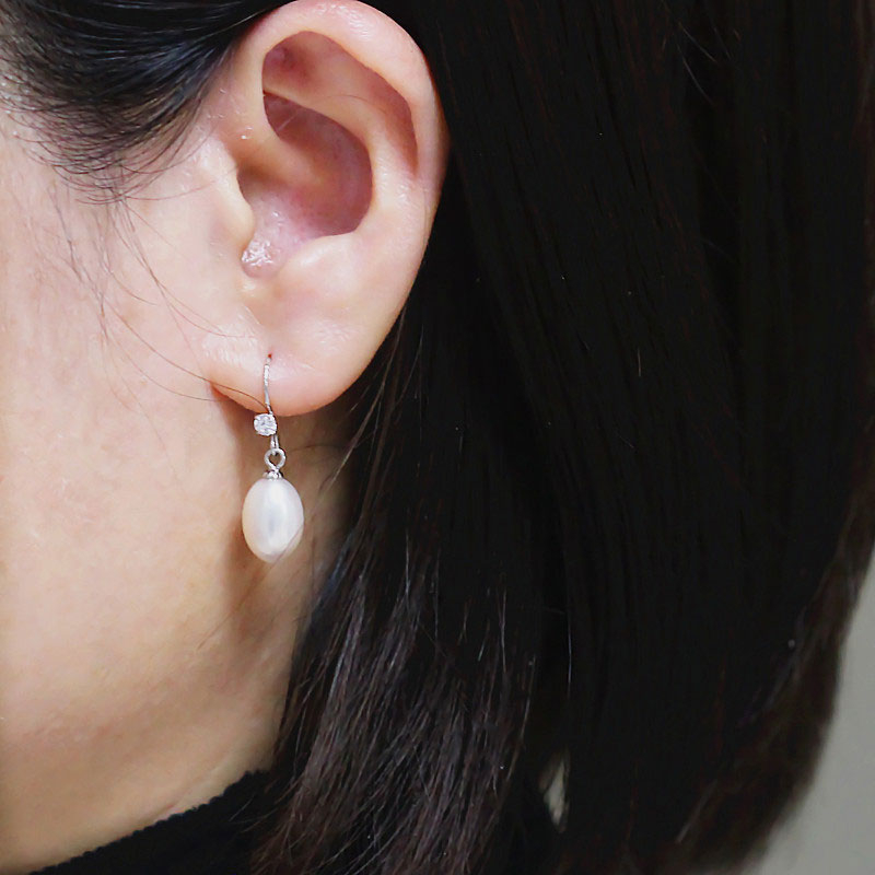 8-9mm AAA Quality Oval Shape 925 Sterling Silver Freshwater Pearl Earrings (XL140108)